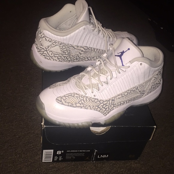 Air Jordan 11 retro low size : 8.5